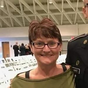 Meet your Posher, Cindy